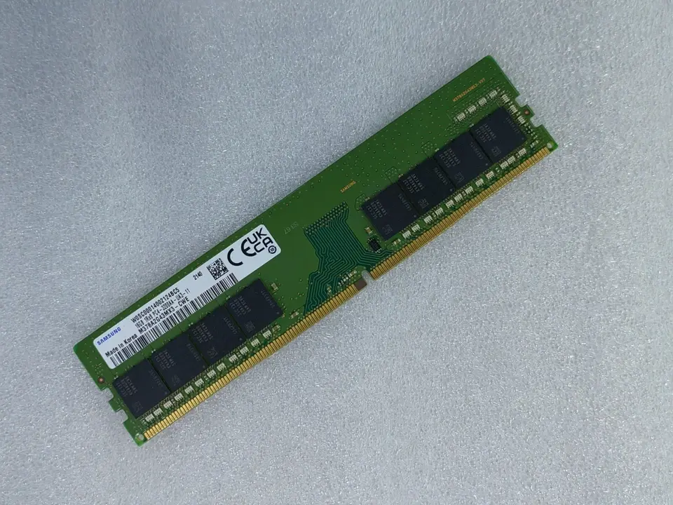 Samsung 16GB DDR4 3200 1Rx8 PC4-3200AA-UA3 PC4-25600 288pin Desktop DIMM RAM